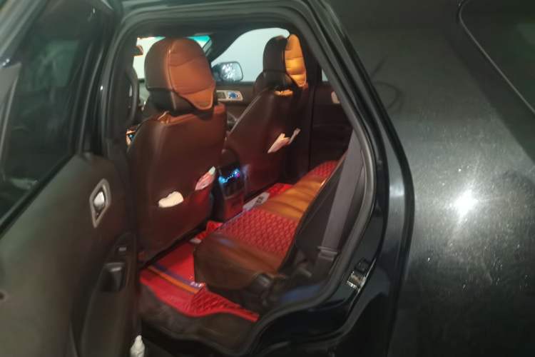 Used Ford Explorer 2013 3.5L Prestige Model Left Rear Seat