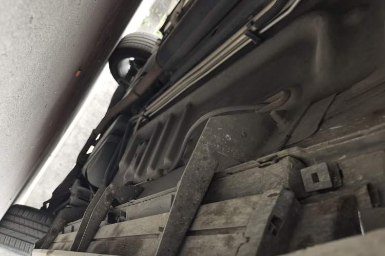 Used Ford Explorer 2013 3.5L Deluxe Model Left Side Sill