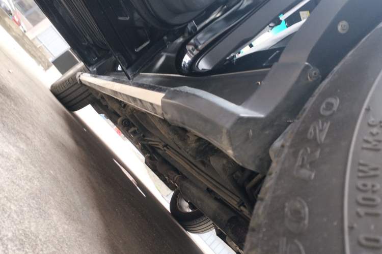 Used Ford Explorer 2013 3.5L Deluxe Model Left Side Sill