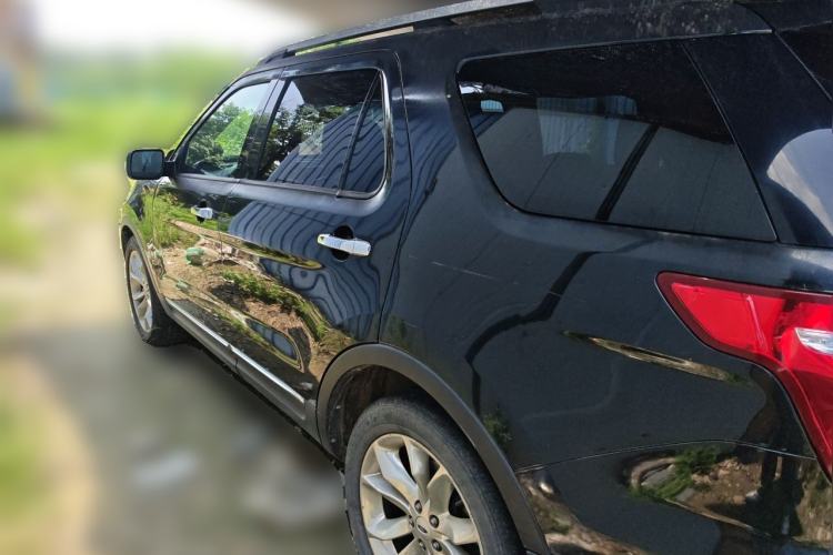 Used Ford Explorer 2013 3.5L Deluxe Model Rear Left 45 Deg