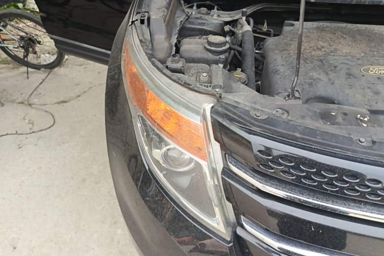 Used Ford Explorer 2013 3.5L Deluxe Model Right Front Headlight