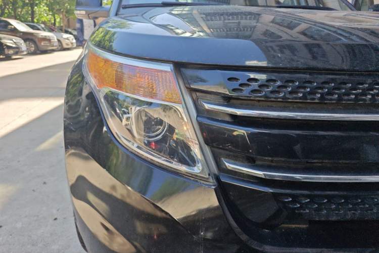 Used Ford Explorer 2013 3.5L Deluxe Model Right Front Headlight