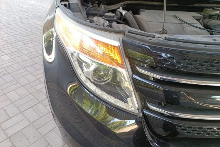 Used Ford Explorer 2013 3.5L Deluxe Model Right Front Headlight