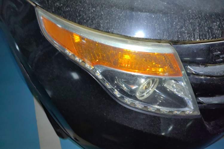 Used Ford Explorer 2013 3.5L Deluxe Model Right Front Headlight