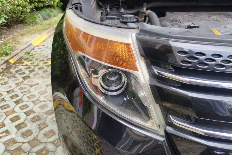 Used Ford Explorer 2013 3.5L Deluxe Model Right Front Headlight