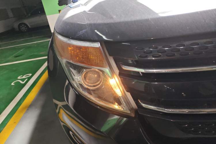 Used Ford Explorer 2013 3.5L Deluxe Model Right Front Headlight