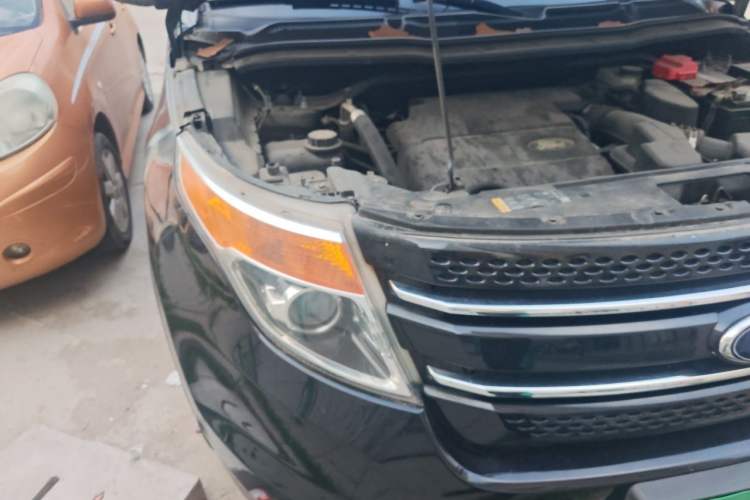 Used Ford Explorer 2013 3.5L Deluxe Model Right Front Headlight