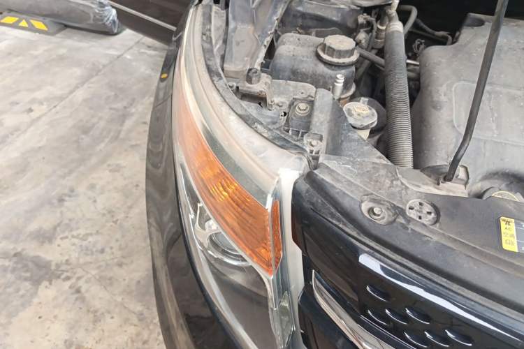 Used Ford Explorer 2013 3.5L Deluxe Model Right Front Headlight