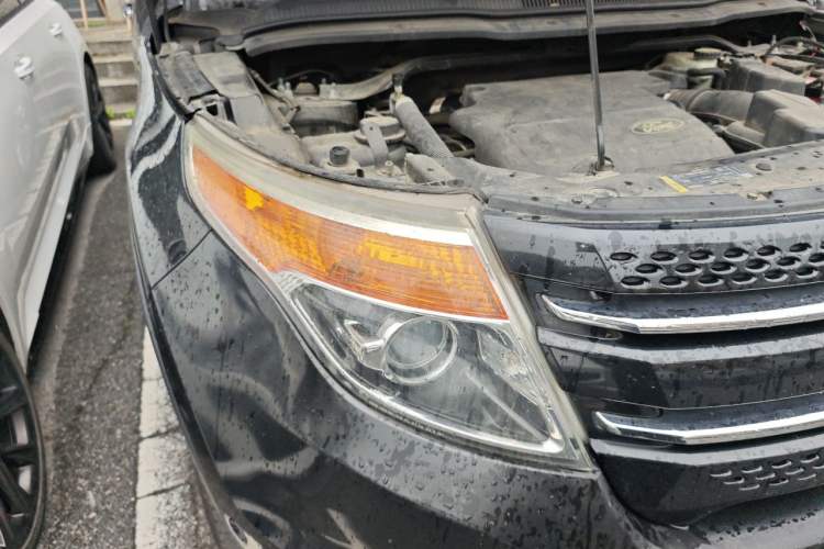 Used Ford Explorer 2013 3.5L Deluxe Model Right Front Headlight