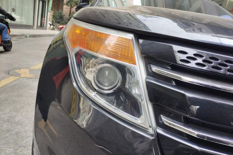 Used Ford Explorer 2013 3.5L Deluxe Model Right Front Headlight