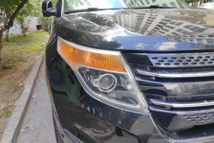 Used Ford Explorer 2013 3.5L Deluxe Model Right Front Headlight