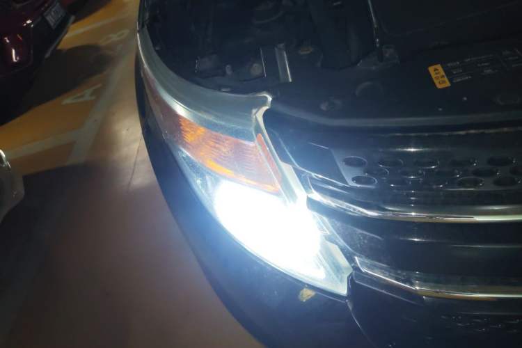 Used Ford Explorer 2013 3.5L Deluxe Model Right Front Headlight