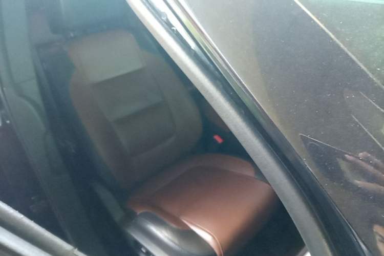 Used Ford Explorer 2013 3.5L Deluxe Model Right Front Seat