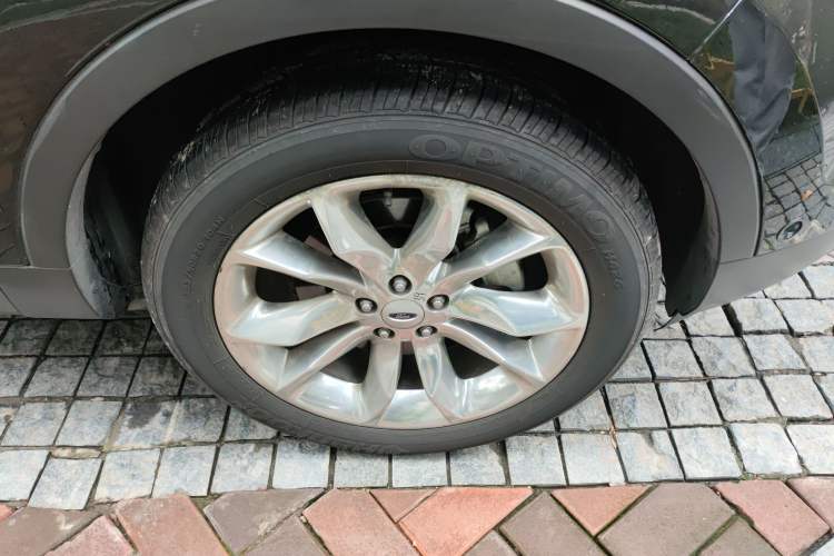 Used Ford Explorer 2013 3.5L Deluxe Model Right Front Wheel Hub