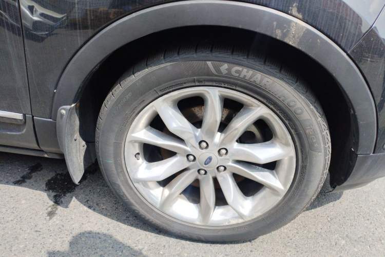 Used Ford Explorer 2013 3.5L Deluxe Model Right Front Wheel Hub