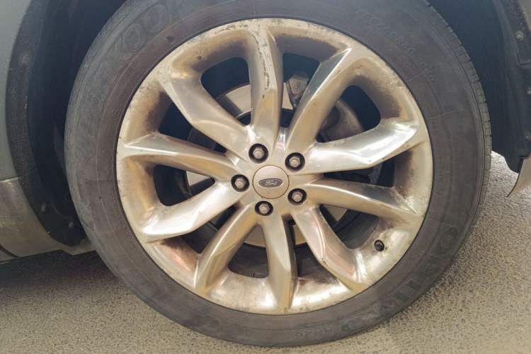 Used Ford Explorer 2013 3.5L Deluxe Model Right Front Wheel Hub