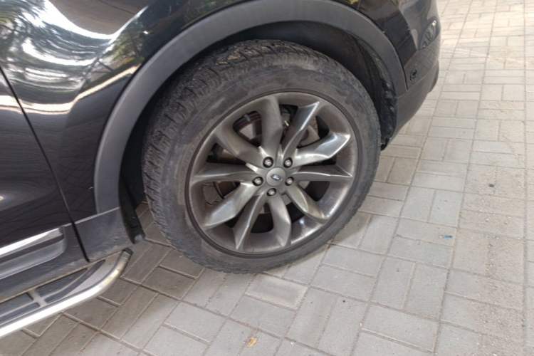 Used Ford Explorer 2013 3.5L Deluxe Model Right Front Wheel Hub