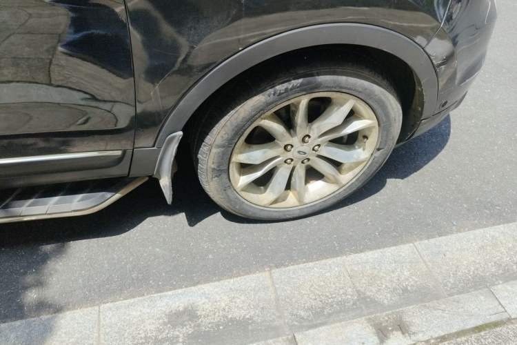 Used Ford Explorer 2013 3.5L Deluxe Model Right Front Wheel Hub