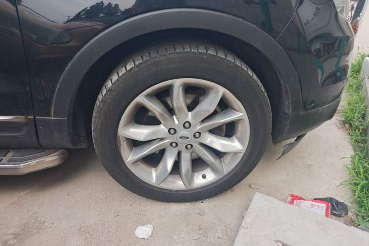 Used Ford Explorer 2013 3.5L Deluxe Model Right Front Wheel Hub