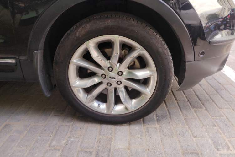 Used Ford Explorer 2013 3.5L Deluxe Model Right Front Wheel Hub