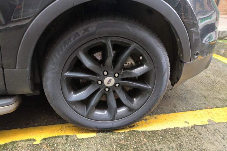 Used Ford Explorer 2013 3.5L Deluxe Model Right Front Wheel Hub