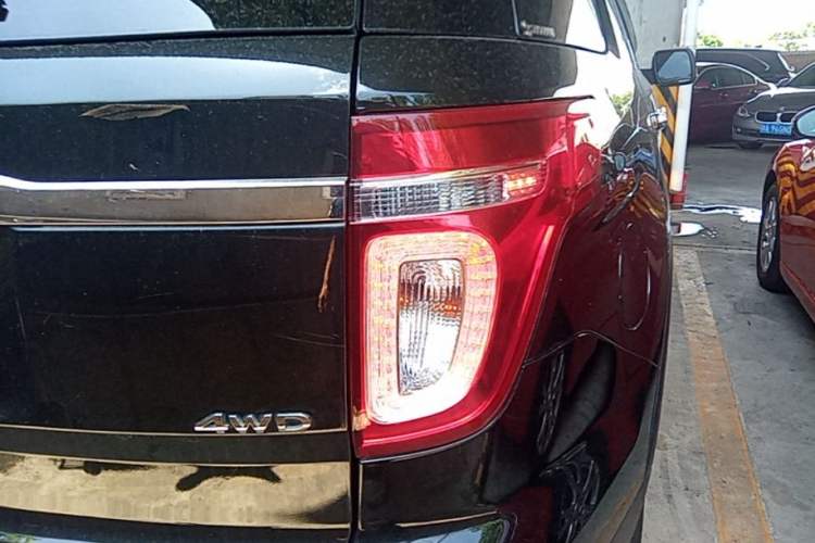 Used Ford Explorer 2013 3.5L Deluxe Model Right Rear Taillight