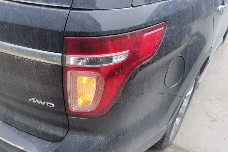 Used Ford Explorer 2013 3.5L Deluxe Model Right Rear Taillight