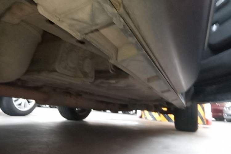 Used Ford Explorer 2013 3.5L Deluxe Model Right Side Sill