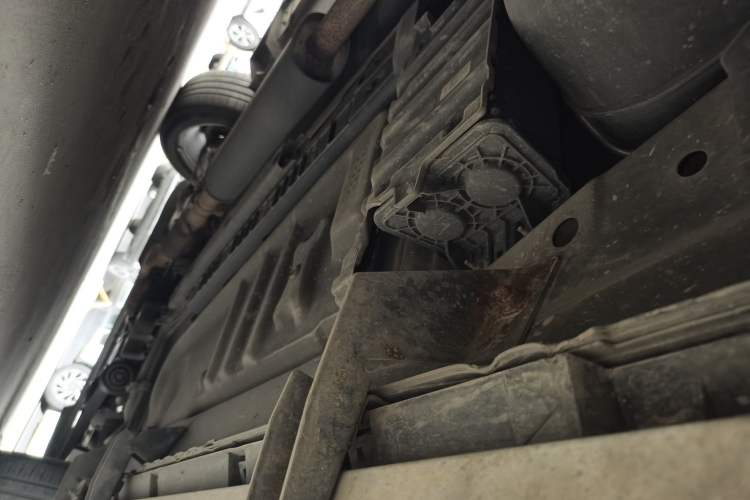 Used Ford Explorer 2013 3.5L Deluxe Model Right Side Sill