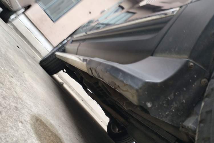 Used Ford Explorer 2013 3.5L Deluxe Model Right Side Sill