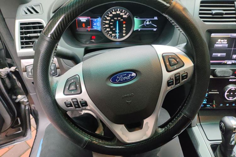 Used Ford Explorer 2013 3.5L Deluxe Model Steering Wheel