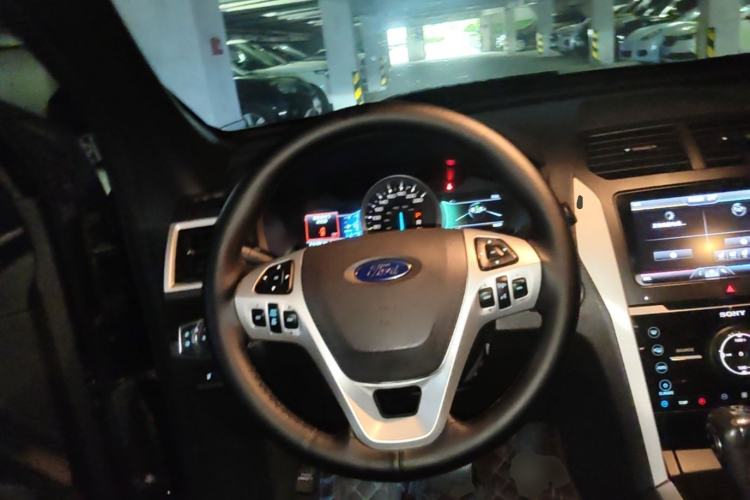 Used Ford Explorer 2013 3.5L Deluxe Model Steering Wheel