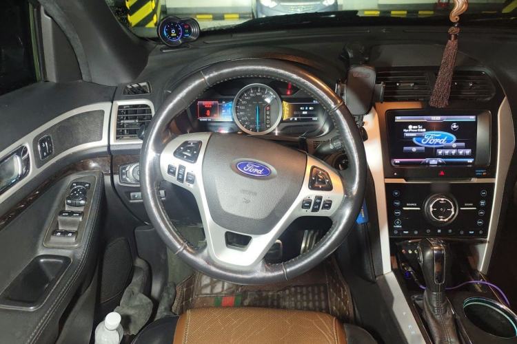 Used Ford Explorer 2013 3.5L Deluxe Model Steering Wheel