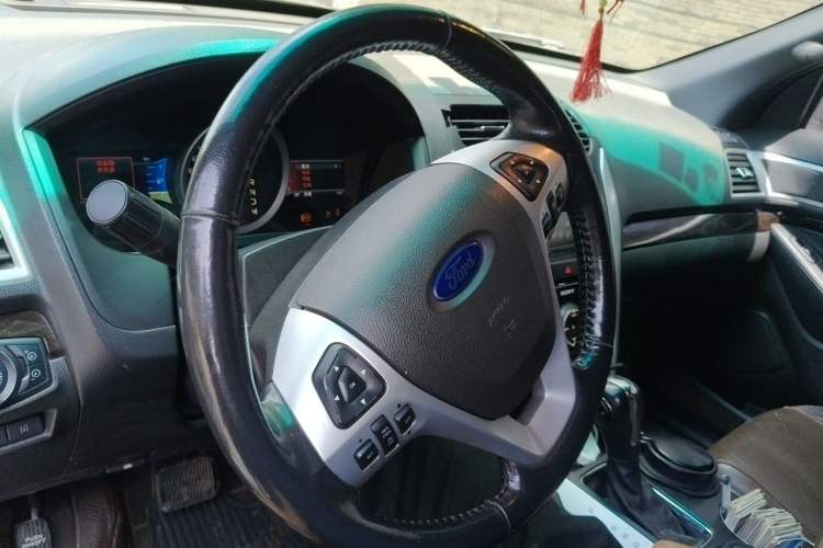 Used Ford Explorer 2013 3.5L Deluxe Model Steering Wheel