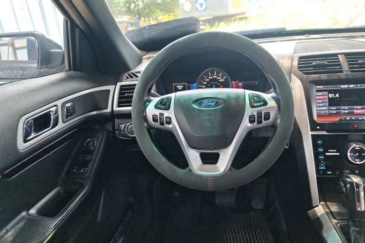 Used Ford Explorer 2013 3.5L Deluxe Model Steering Wheel