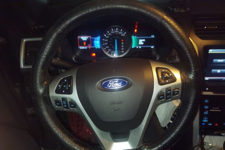 Used Ford Explorer 2013 3.5L Prestige Model Steering Wheel