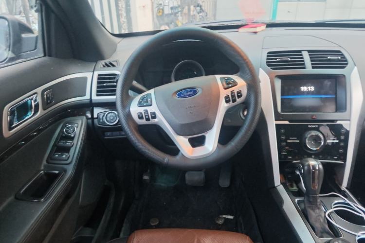 Used Ford Explorer 2013 3.5L Deluxe Model Steering Wheel