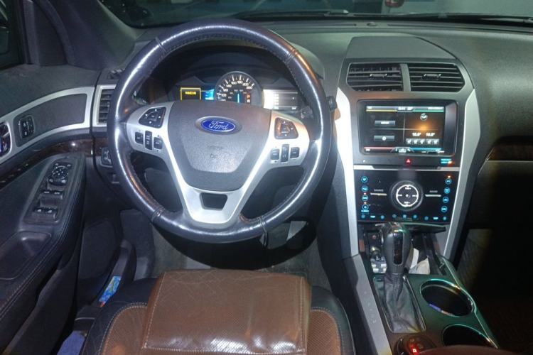 Used Ford Explorer 2013 3.5L Deluxe Model Steering Wheel
