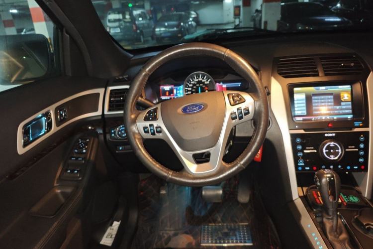 Used Ford Explorer 2013 3.5L Deluxe Model Steering Wheel