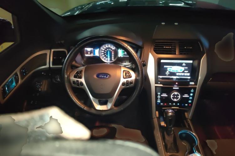 Used Ford Explorer 2013 3.5L Deluxe Model Steering Wheel