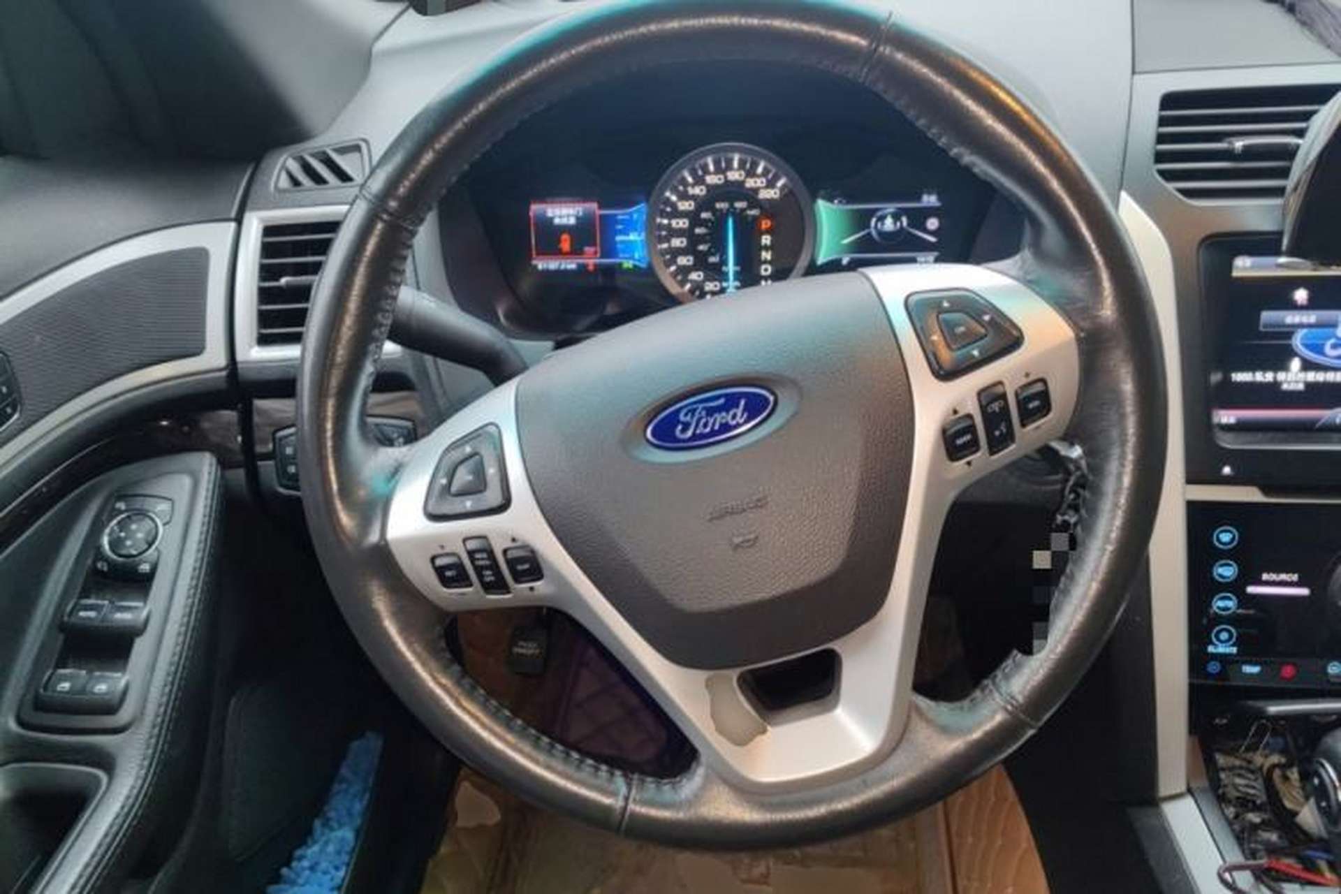 Used Ford Explorer 2013 3.5L Deluxe Model Steering Wheel