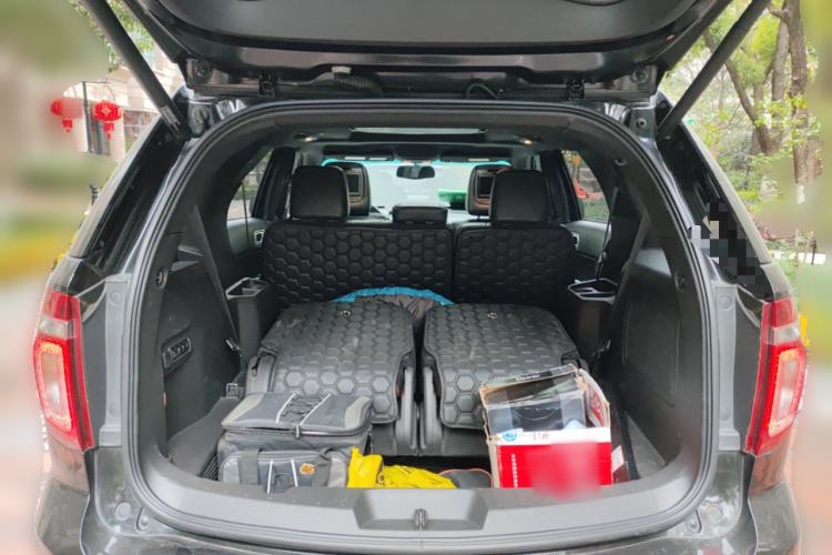 Used Ford Explorer 2013 3.5L Deluxe Model Trunk