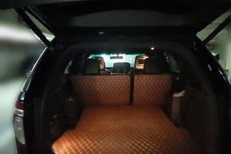 Used Ford Explorer 2013 3.5L Deluxe Model Trunk