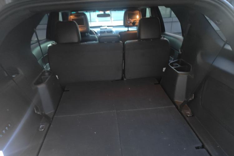 Used Ford Explorer 2013 3.5L Deluxe Model Trunk