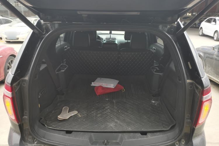 Used Ford Explorer 2013 3.5L Deluxe Model Trunk