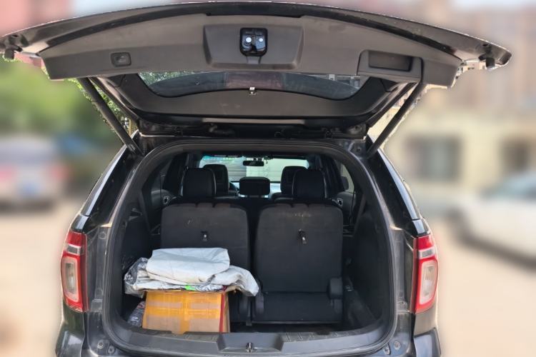 Used Ford Explorer  Trunk