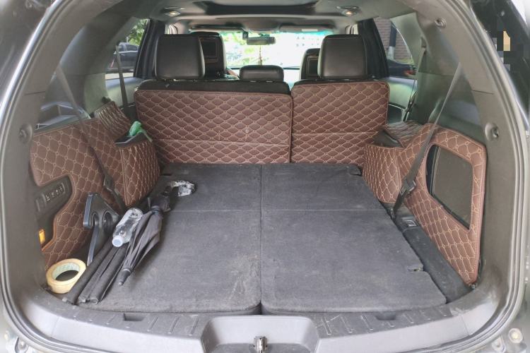Used Ford Explorer 2013 3.5L Deluxe Model Trunk