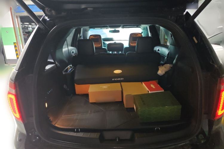 Used Ford Explorer 2013 3.5L Deluxe Model Trunk
