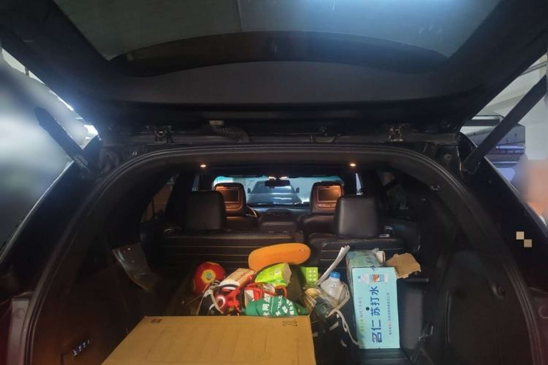 Used Ford Explorer 2013 3.5L Deluxe Model Trunk