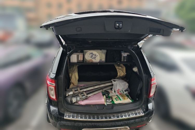 Used Ford Explorer 2013 3.5L Deluxe Model Trunk